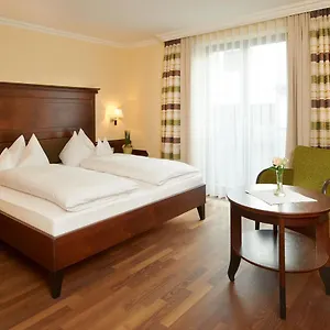 hotel-zur-post-bad-koetzting.com-bavaria.com/